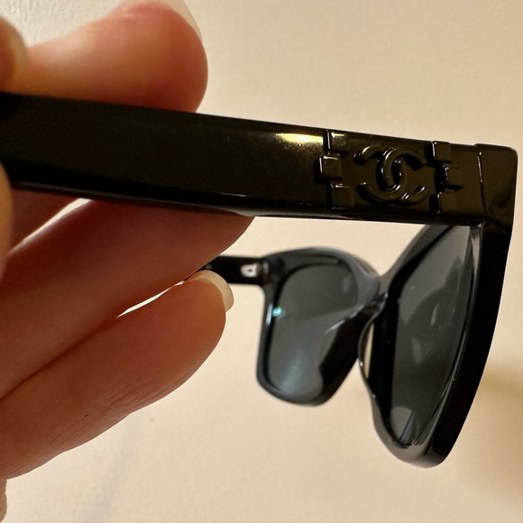 CHANEL Sunglasses WITH OG CASE - Picture 12 of 15